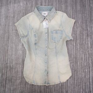 BDG Denim Shirt Women Medium Light Blue Like New Short Sleeve Button Up Top‎